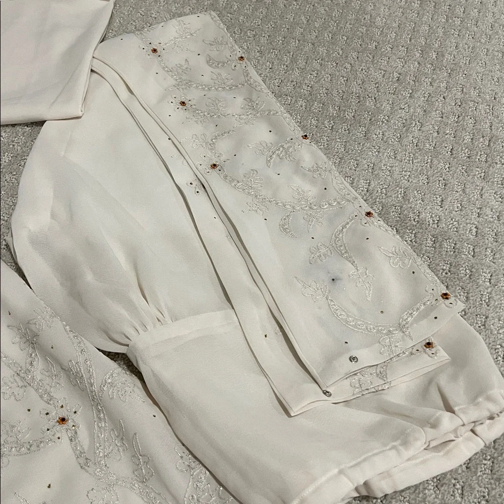 Elegant White/Crean Indian 3 piece - Picture 3 of 5